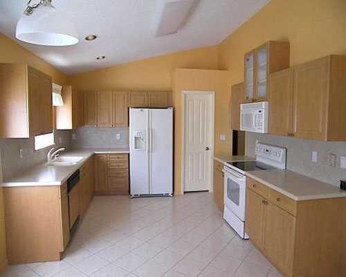 Tiled kitchen floor set on diagonal